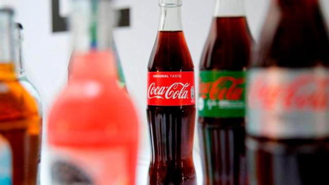 Diferentes botellas de Coca-Cola / COCA-COLA