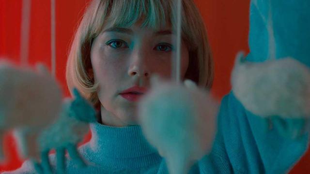 La actriz Haley Bennett en el personaje central de la película 'Swallow' / MOVISTAR