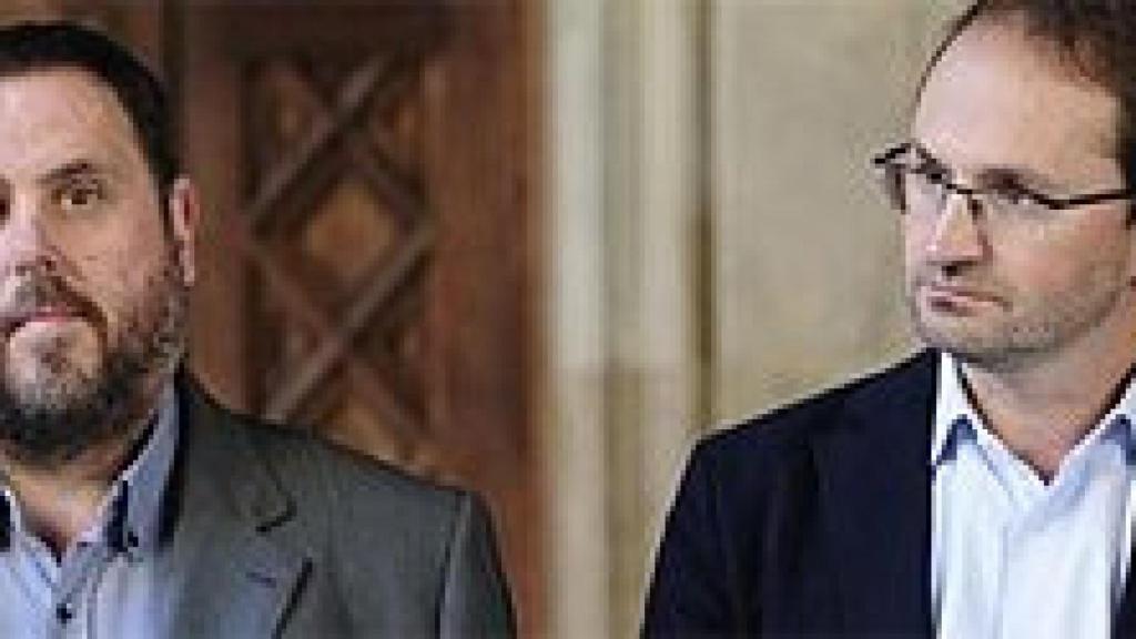 Mas, Junqueras, Herrera y Fernàndez, en el momento en que el presidente de la Generalidad anuncia las dos preguntas y la fecha del referéndum