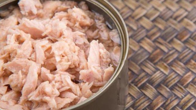 Una foto de archivo de atún en lata