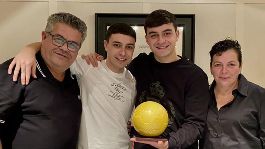 Pedri, celebrant el seu aniversari al costat de la seva família