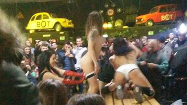 Un momento del acto sexual del sábado en The Bot, en Mataró / CG