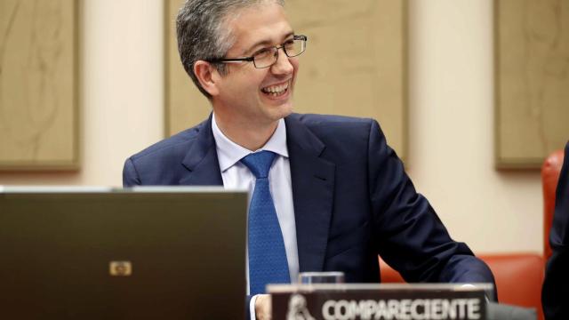 El gobernador del Banco de España, Pablo Hernández de Cos, en una comparecencia en la Comisión de Economía y Empresa del Congreso a final de octubre / EFE