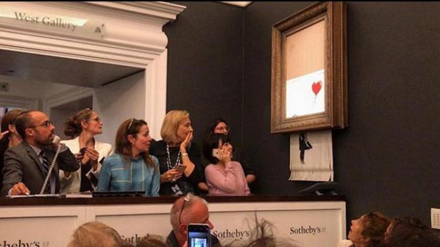 El cuadro 'Girl with balloon' de Banksy, hecho trizas /@banksy