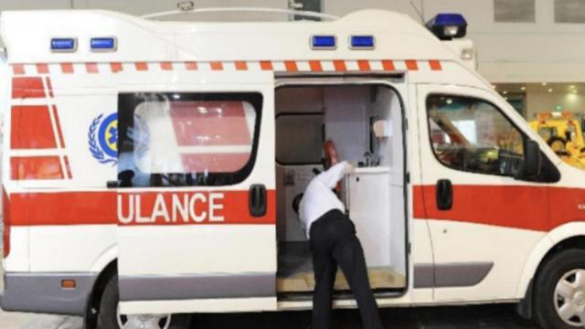 Una foto de archivo de una ambulancia