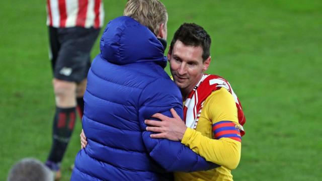 Messi y Koeman abrazándose tras ganas en San Mamés / FC BARCELONA