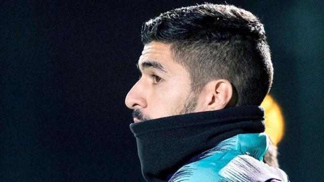 Luis Suárez participa en un entrenamiento del FC Barcelona / EFE