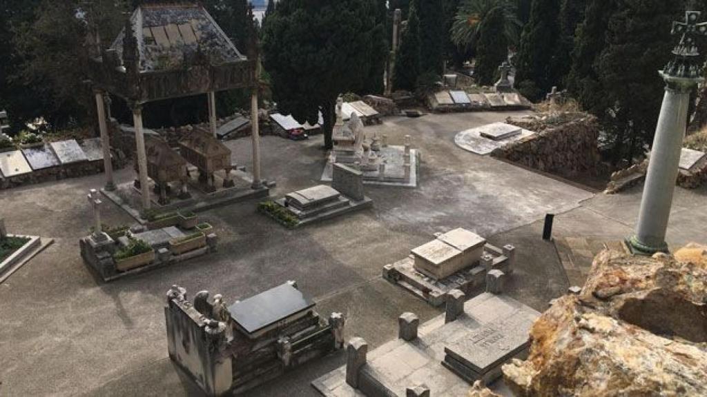 El cementerio de Montjuïc de Barcelona, donde se derrumbaron los 144 nichos / CG