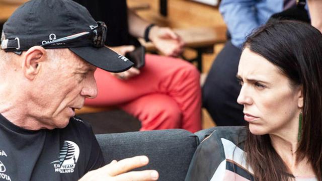 Grant Dalton, CEO de la Copa América en Barcelona y Jacinda Ardern, ex primera ministra de Nueva Zelanda / Cedida