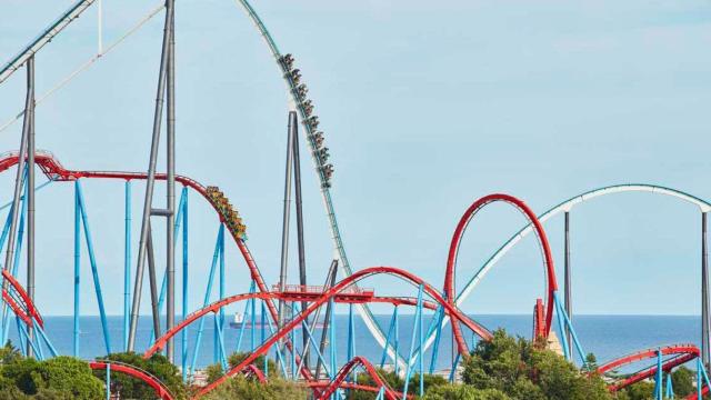 Imagen del Dragon Khan, la atracción estrella de Port Aventura World / CG