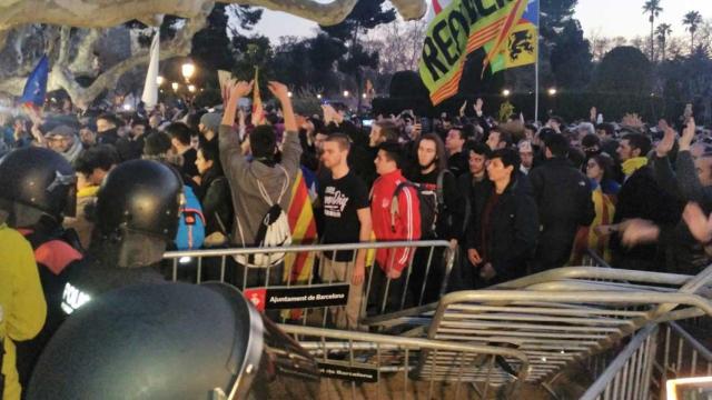 Manifestación en el parque de la Ciutadella en la que resultaron heridos los mossos / EUROPA PRESS