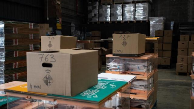 Urnas preparadas para ser distribuidas entre los colegios electorales de Barcelona / EUROPA PRESS