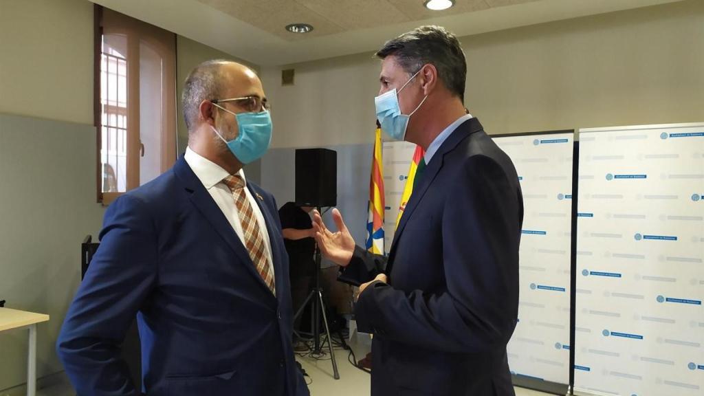 El conseller de Interior Miquel Buch y el alcalde de Badalona Xavier García Albiol / EP