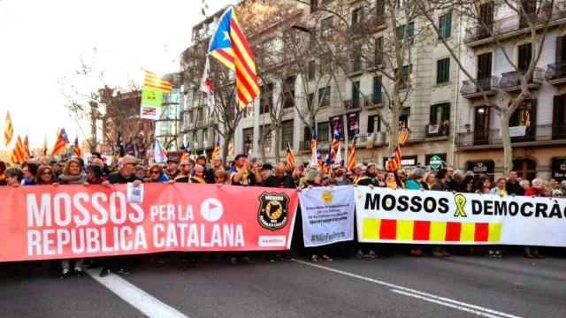 'Mossos per la República Catalana' en una manifestación / TWITTER