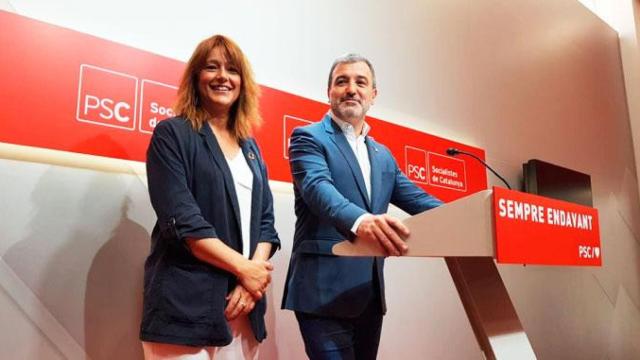 Jaume Collboni (d), cabeza de cartel del PSC, con Laia Bonet, número dos de la lista / CG