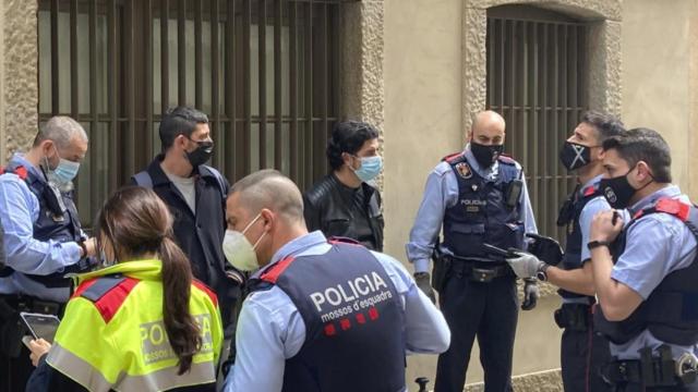 Momento en el que los Mossos identifican a Xavier Pellicer, diputado de la CUP / CUP