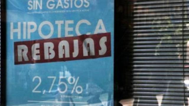 La banca pone el foco en el control de la morosidad ante la subida de los préstamos hipotecarios / EFE