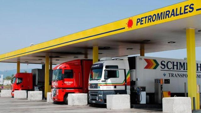 Imagen de una estación de servicio de Petromiralles / CG