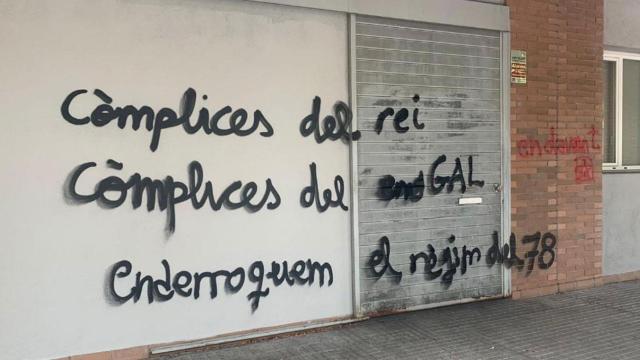 Pintadas en una sede del PSC / PSC