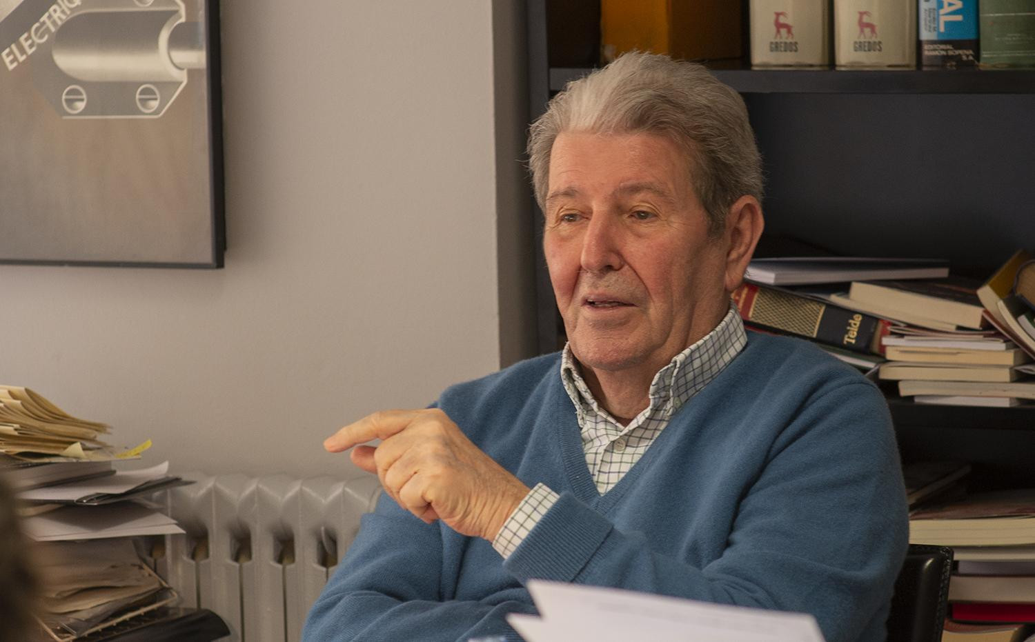 Jorge Herralde en la sede de la editorial Anagrama