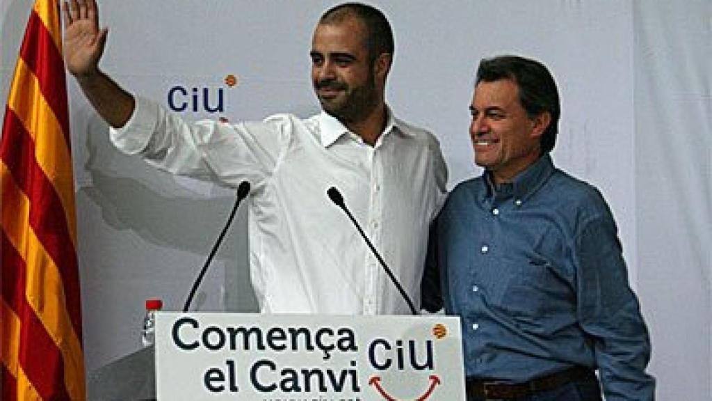 El presidente de la Asociación Catalana de Municipios (ACM), Miquel Buch (CiU), junto al presidente de la Generalidad, Artur Mas