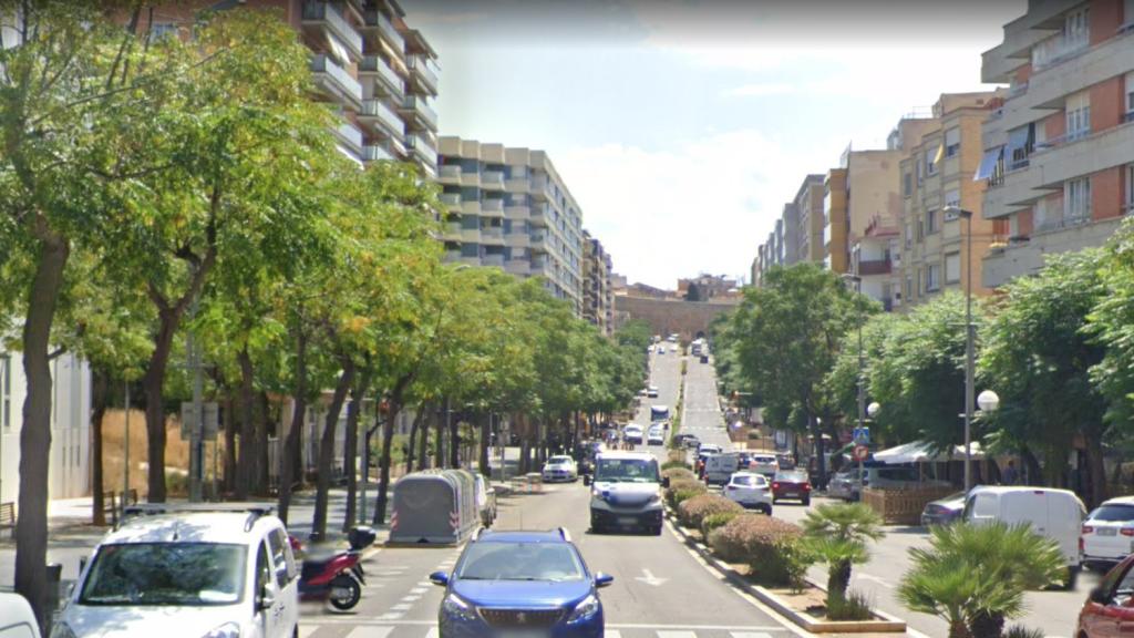 La avenida Catalunya de Tarragona, donde se ha producido el incendio esta madrugada en el que ha fallecido una anciana / GOOGLE STREET VIEW
