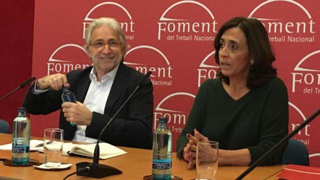 Josep Sánchez Llibre, presidente de Foment del Treball, junto a la directora de comunicación de la patronal, Ana Aguirre / CG