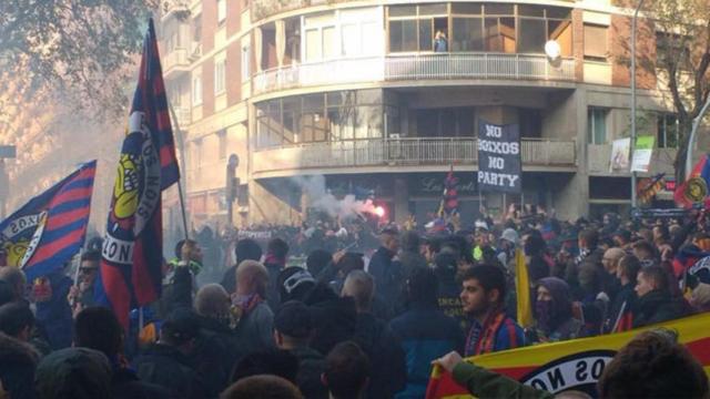 Imagen de archivo de los Boixos Nois, en la previa de un clásico / EFE