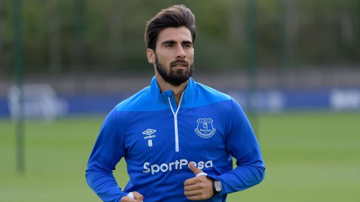 André Gomes en un entrenamiento del Everton / EFE