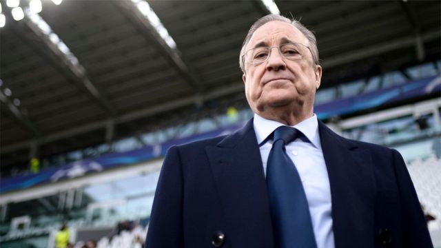 Florentino Pérez, presidente del Real Madrid, mirando con extrañeza a una cámara en una imagen de archivo / REDES