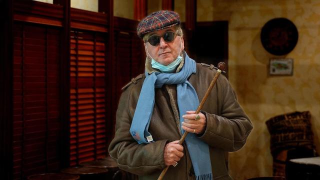 El escritor Luis Antonio de Villena en Madrid / YOLANDA CARDO