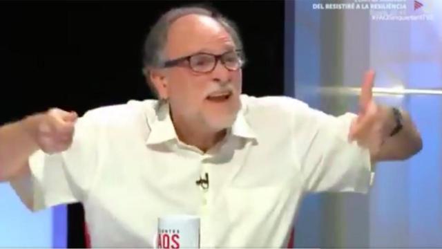 El catedratico Josep Maria Virgili, miembro del grupo Koiné, quejándose en el programa 'FAQs' de TV3 de que en esta cadena se usa, según él, mucho el castellano / CG