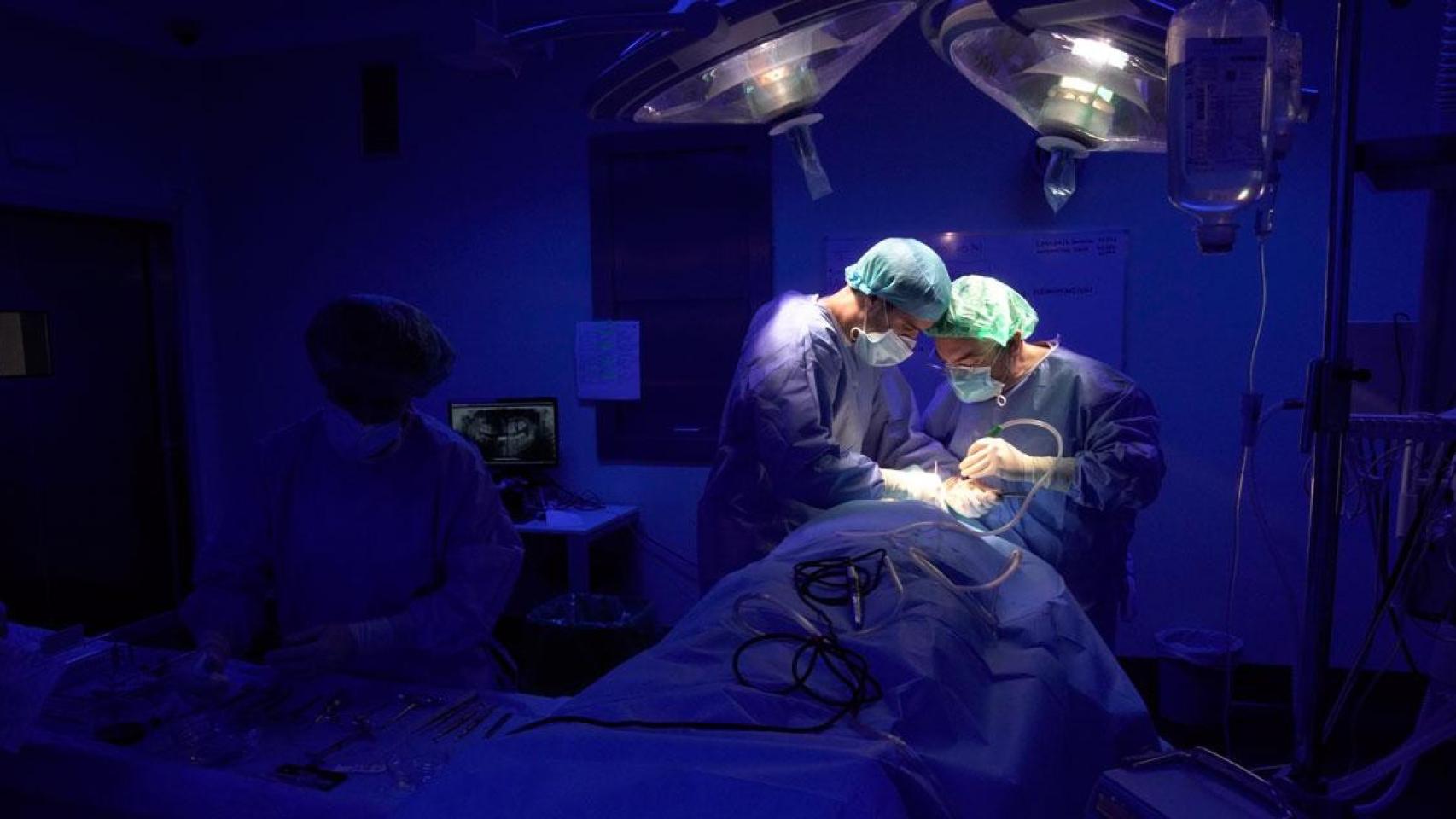Un quirófano de un hospital catalán