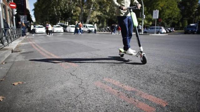 Un usuario de patinete eléctrico / EUROPA PRESS