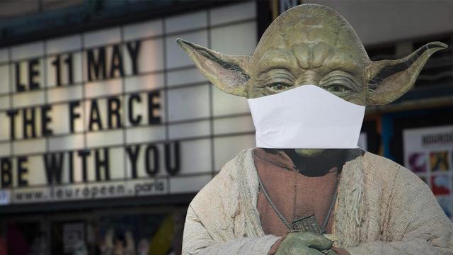 El maestro Yoda con una mascarilla por el coronavirus / EP