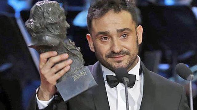 Juan Antonio Bayona, con su Goya al Mejor director por 'Un monstruo viene a verme' / EFE