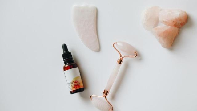 Imagen de un rodillo de jade o Gua Sha / Viva Luna Studios en UNSPLASH