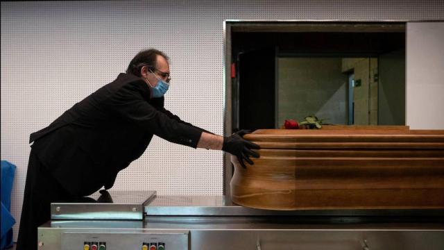 El ataúd se encontraba en un almacén del Aeropuerto de Barcelona / EFE