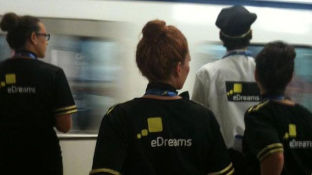 Empleados de eDreams, durante una acción en el Metro de Madrid / CG