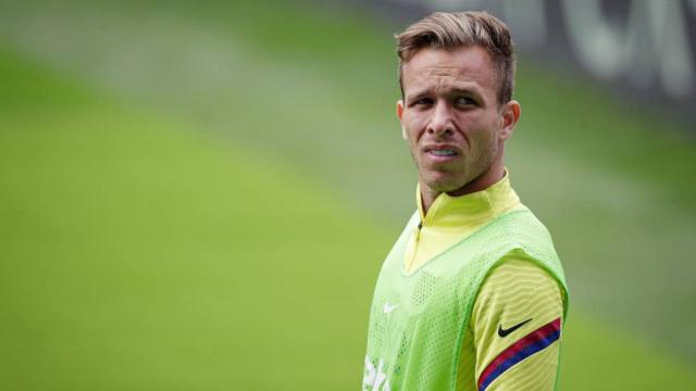 Arthur, en una sesión de entrenamiento con el Barça | FCB