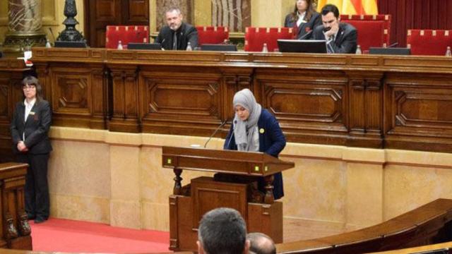La diputada de ERC Najat Driouech durante su intervención en el Pleno del Parlament / ERC