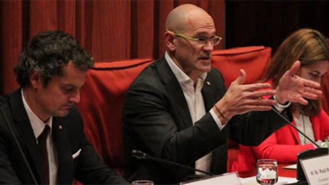 La Generalitat cesa a 33 trabajadores de las delegaciones en el exterior