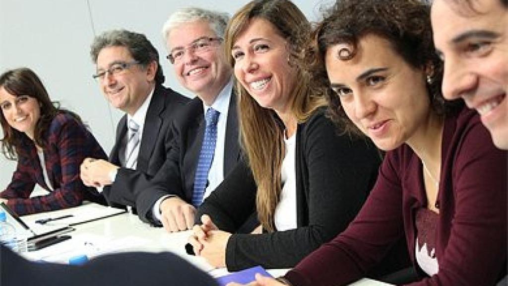 La cúpula del PP catalán, con Sánchez-Camacho al frente, antes de iniciar una reunión semanal