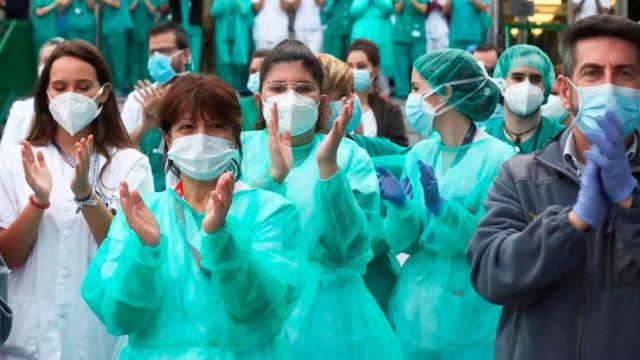 Sanitarios durante una movilización en la fase dura de la pandemia / CG