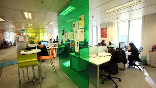 Imagen de un centro de trabajo casi diáfano / EUROPA PRESS