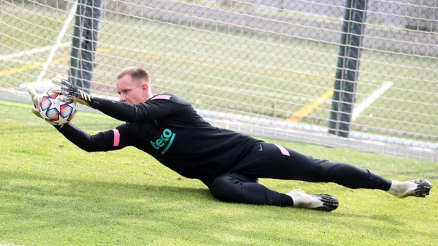 Ter Stegen en un entrenamiento previo a la Champions / FC Barcelona