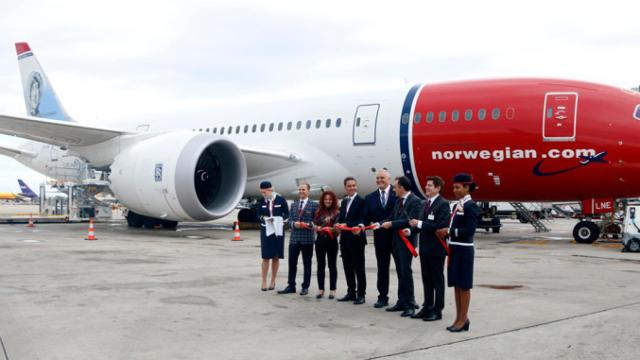 Imagen de una presentación de Norwegian en el aeropuerto de El Prat de Barcelona / CG