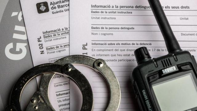Documento para rellenar con la información de los detenidos, en una imagen de archivo / GUARDIA URBANA