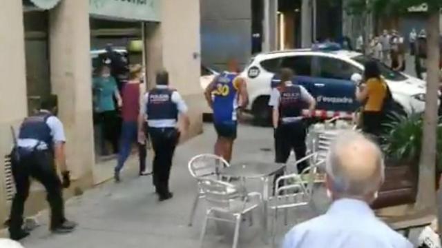 Efectivos de Mossos d'Esquadra en Mataró tras el robo / PATRULLA VECINAL MATARÓ