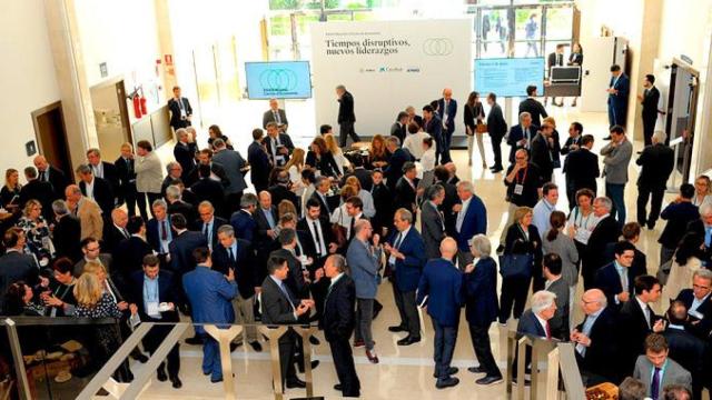 Empresarios catalanes en Sitges, en las jornadas del Círculo de Economía; el empresariado catalán, esperanzado con la nueva España